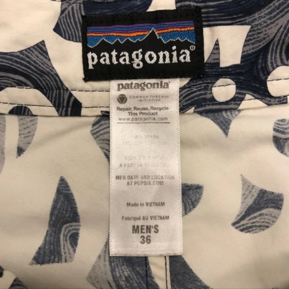 PATAGONIA Wavefarer Boardshorts  Swim Trunks Blue Print Surf Large 36